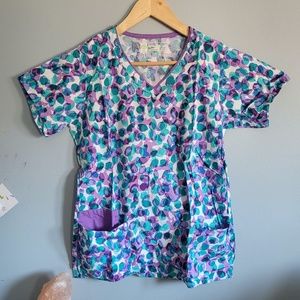 BIO Purple Print Scrub top Size Small